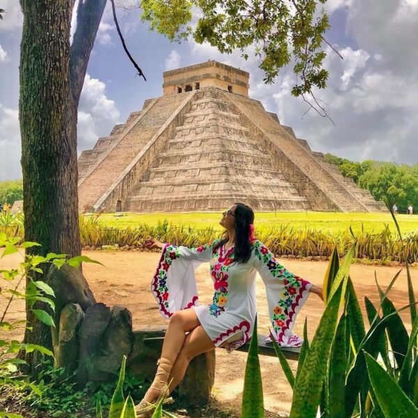 Chichén Itzá y Cenote Chichikán Deluxe (Nacionales con INE vigente)